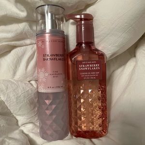 Bath and Body Works Strawberry Snowflakes Bundle